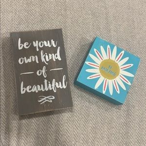 Set of 2 wooden signs